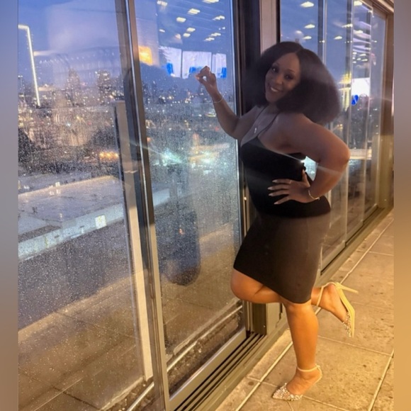 LIVE SHOW ALERT!! LETS POSH!! 💕🛍️ - Picture 8 of 16